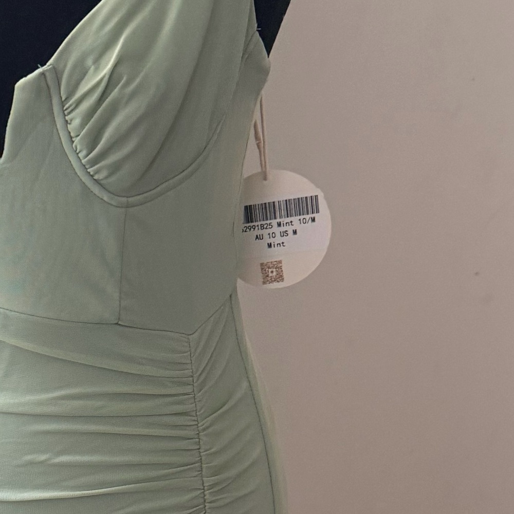 Selfie Leslie Strapless Light Green Dress